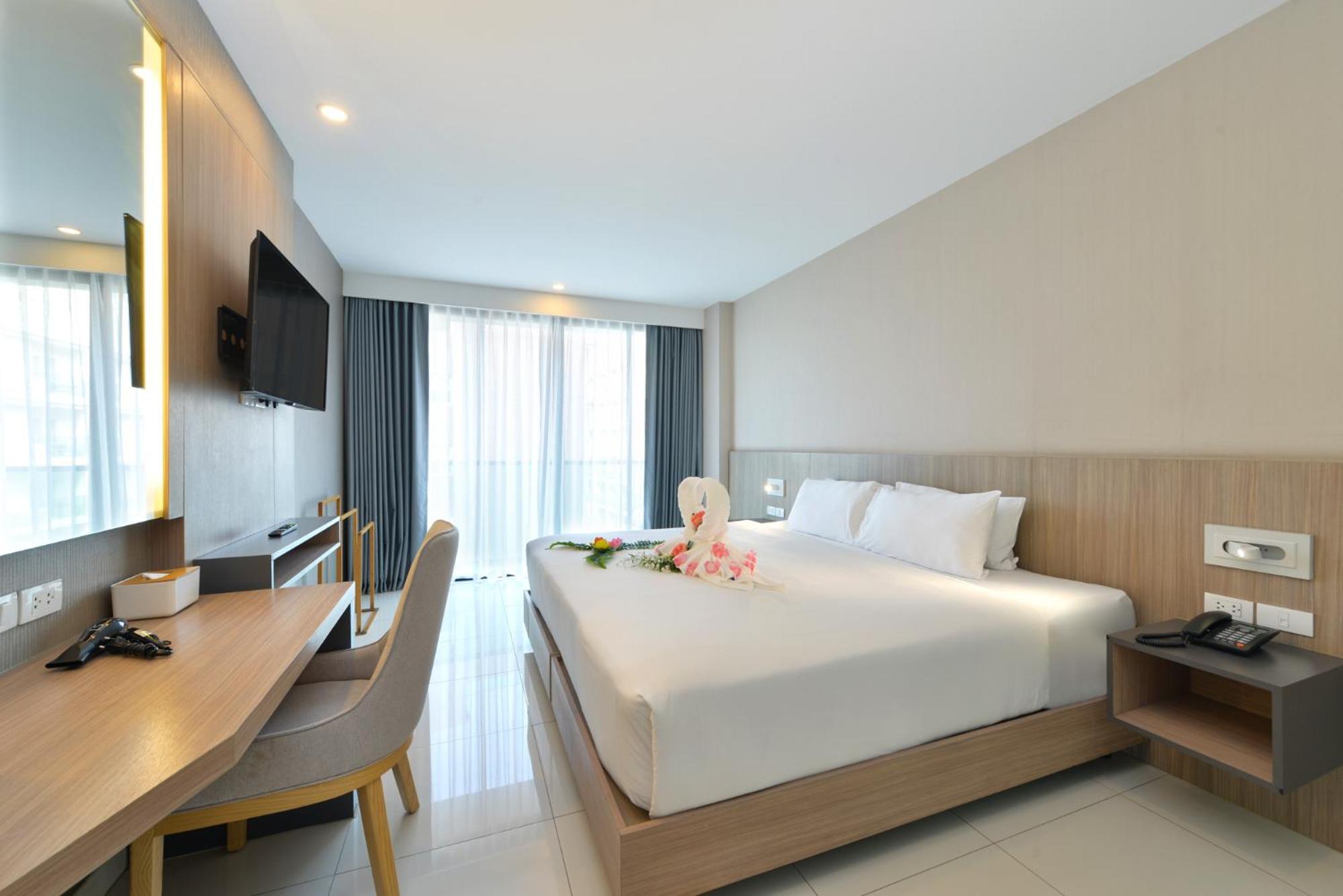होटल Grace Patong 4*