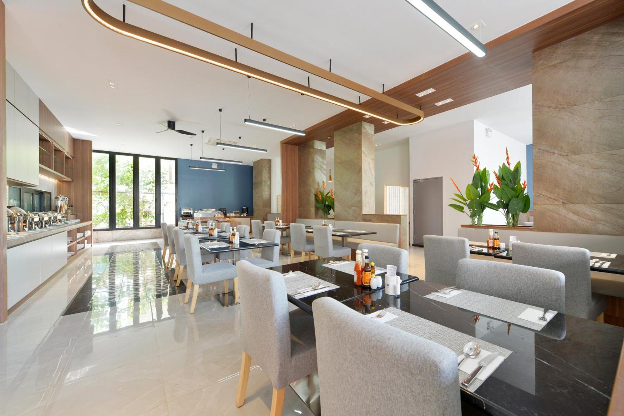 होटल Grace Patong 4*